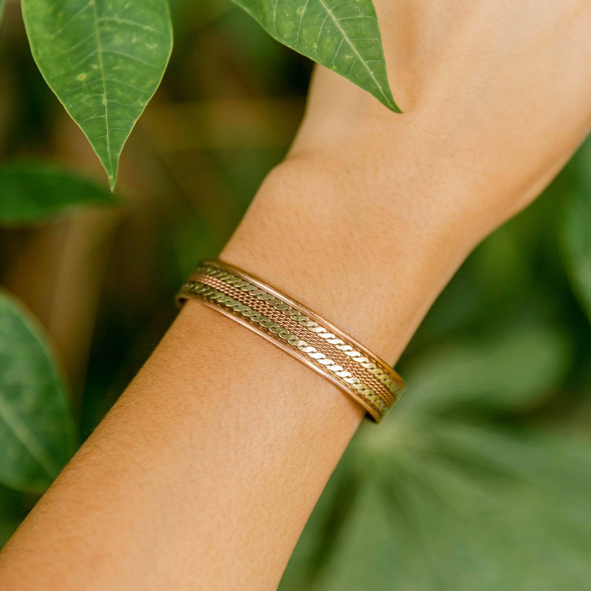 Eternal Knot Magnetic Copper Bracelet - Image 4