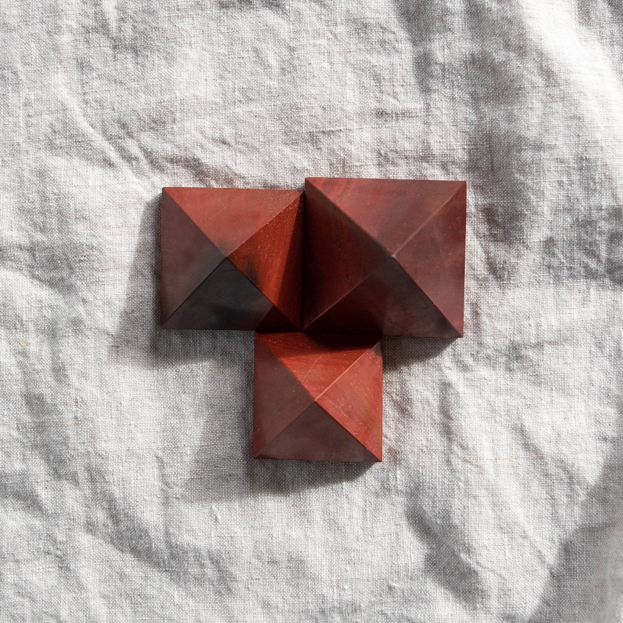 Red Jasper Pyramid - Image 4